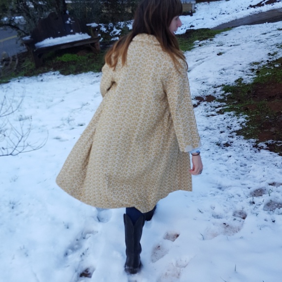 Vintage 1960s coat gold embroidered swing jacket. - Picture 3 of 8